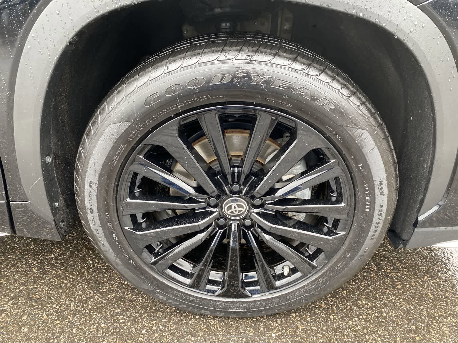 Thumbnail: 2025 Toyota Highlander - 18