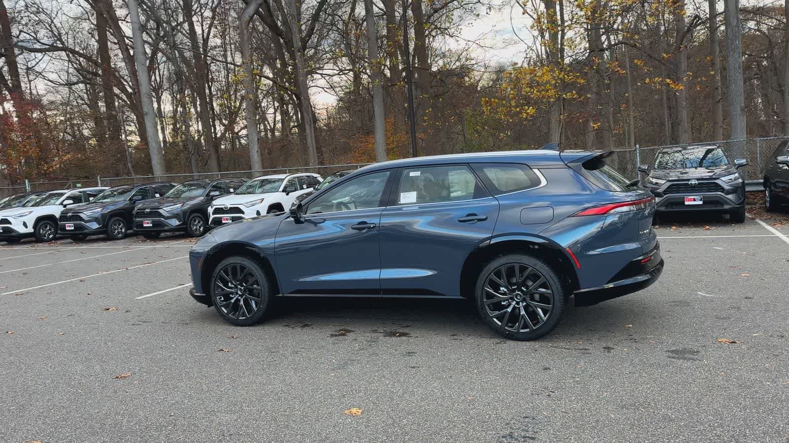 Thumbnail: 2025 Toyota Crown Signia - 6