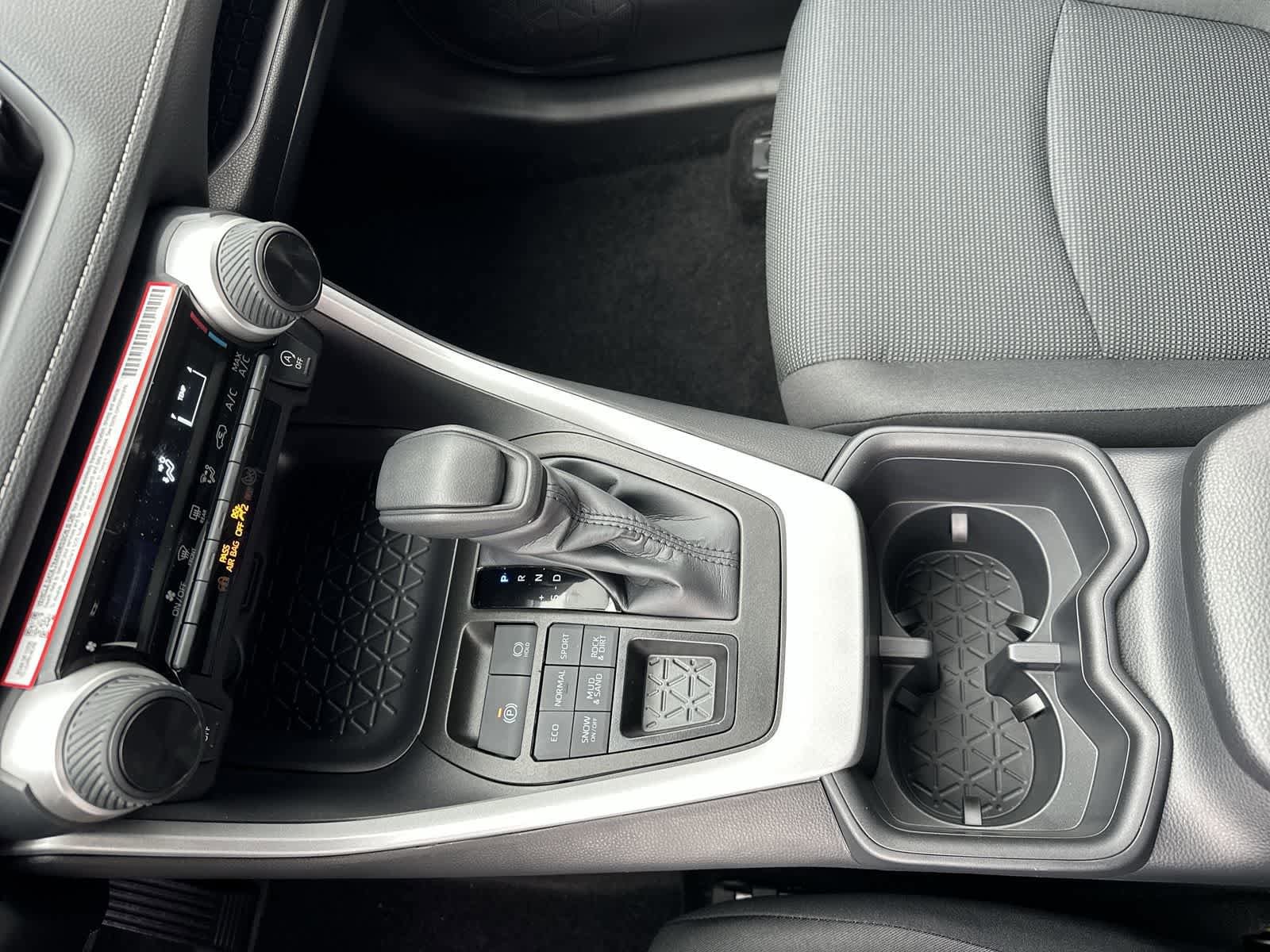 Thumbnail: 2025 Toyota RAV4 - 28