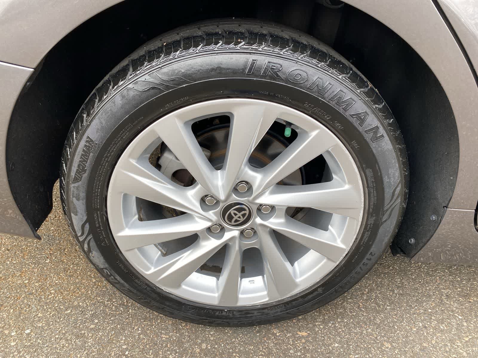 Thumbnail: 2023 Toyota Camry - 21