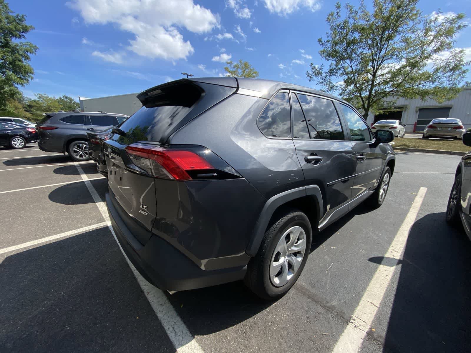 Thumbnail: 2022 Toyota RAV4 - 7