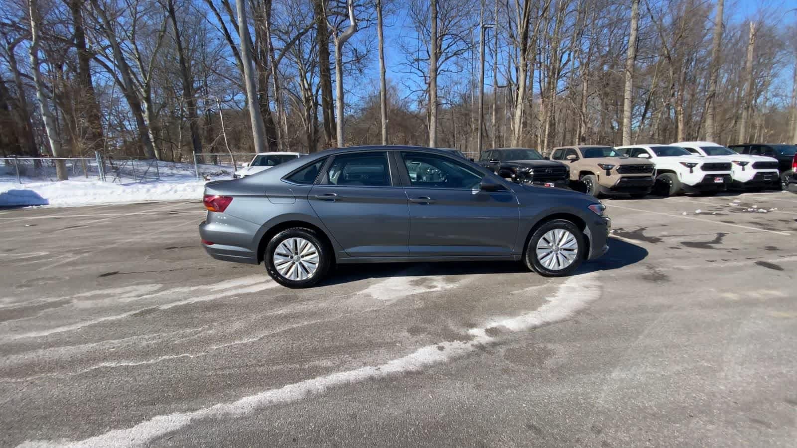 Thumbnail: 2019 Volkswagen Jetta - 17