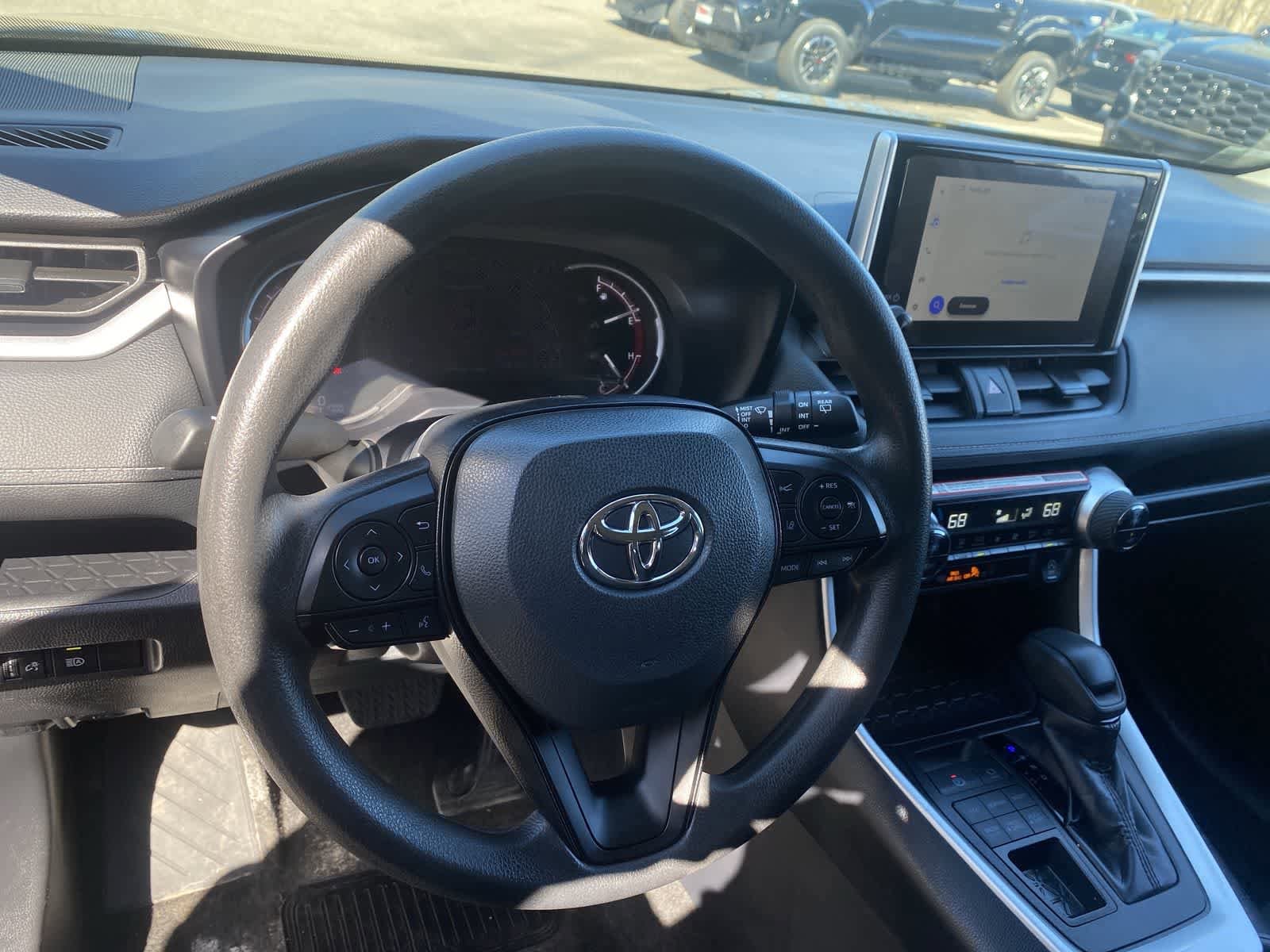 Thumbnail: 2025 Toyota RAV4 - 32