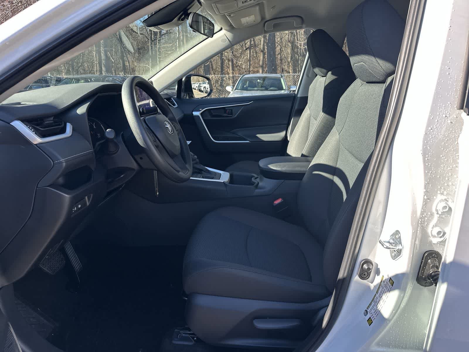 Thumbnail: 2025 Toyota RAV4 - 30