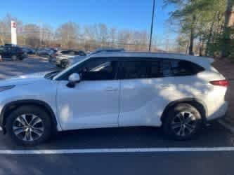 Thumbnail: 2021 Toyota Highlander - 9