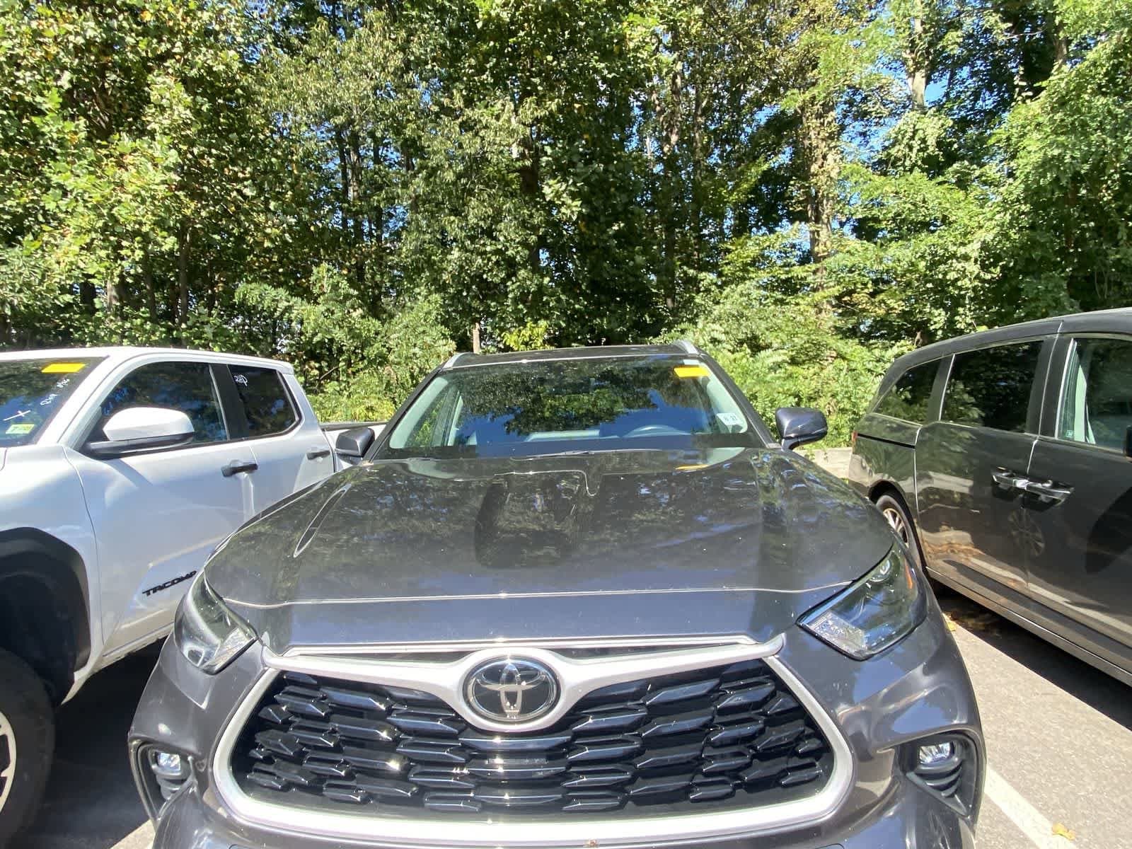 Thumbnail: 2022 Toyota Highlander - 2