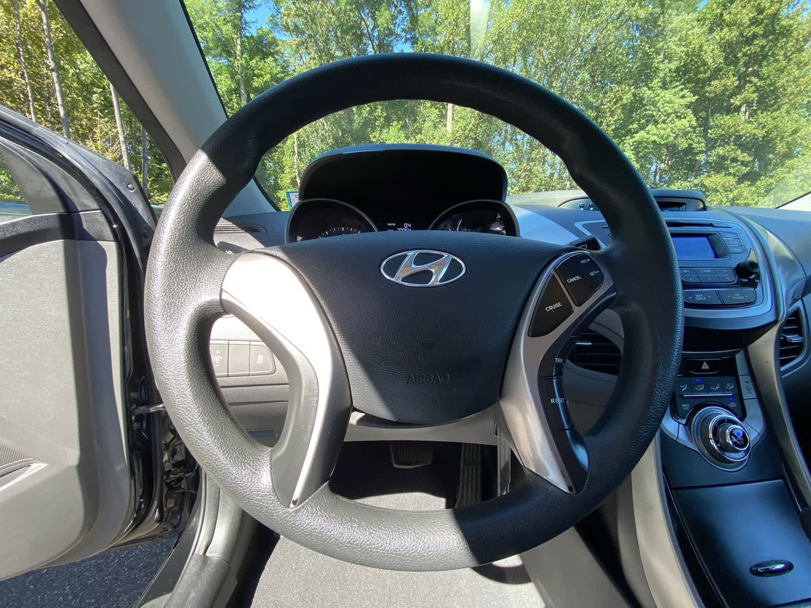 Thumbnail: 2013 Hyundai Elantra - 25