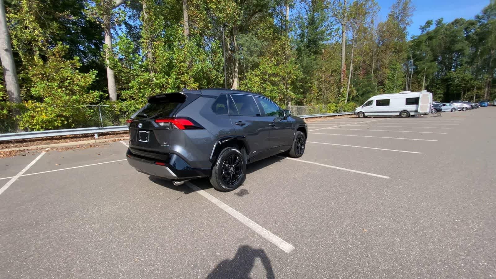 Thumbnail: 2022 Toyota RAV4 - 8