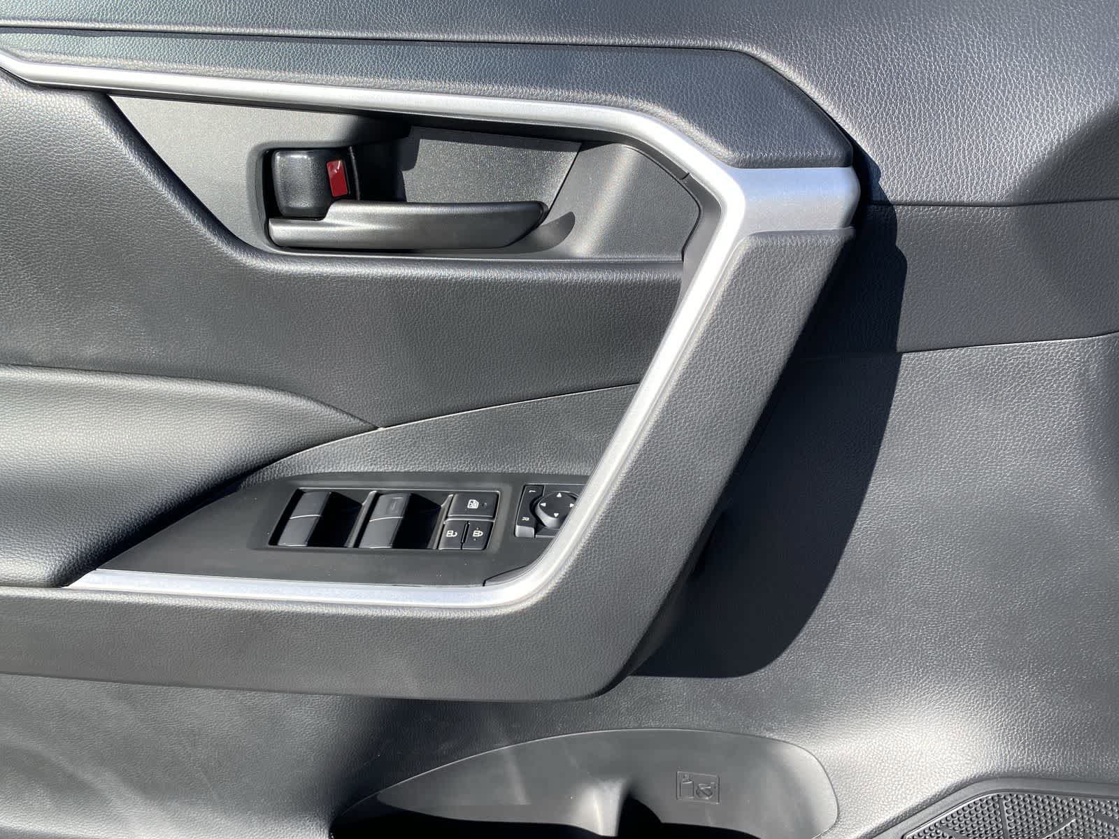 Thumbnail: 2025 Toyota RAV4 - 23