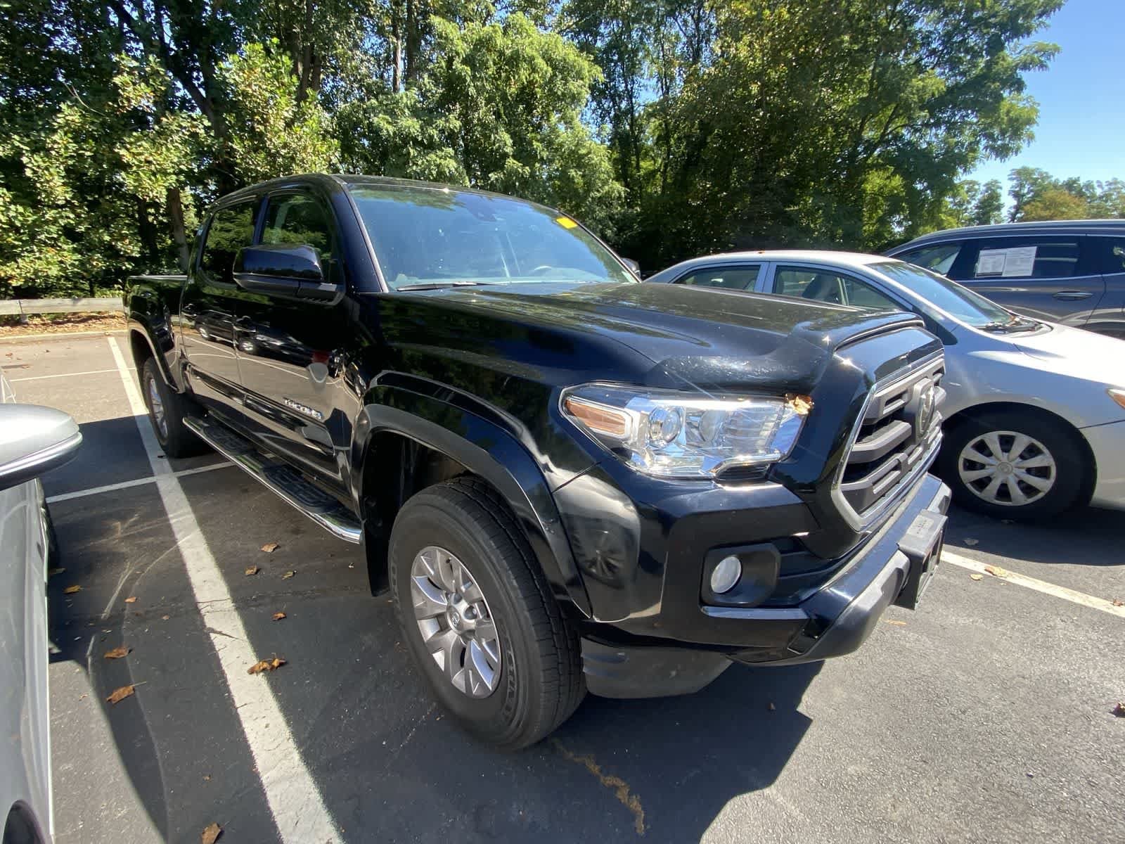 Thumbnail: 2019 Toyota Tacoma - 3
