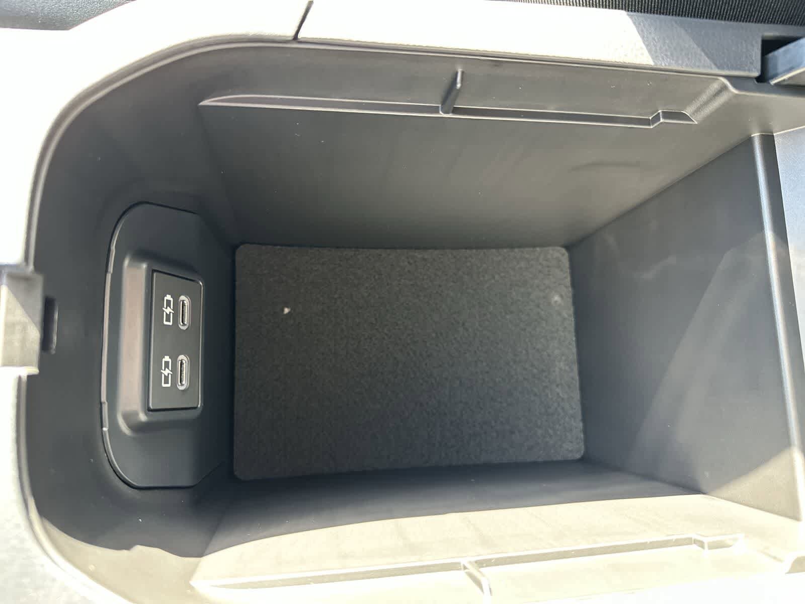 Thumbnail: 2025 Toyota RAV4 - 11