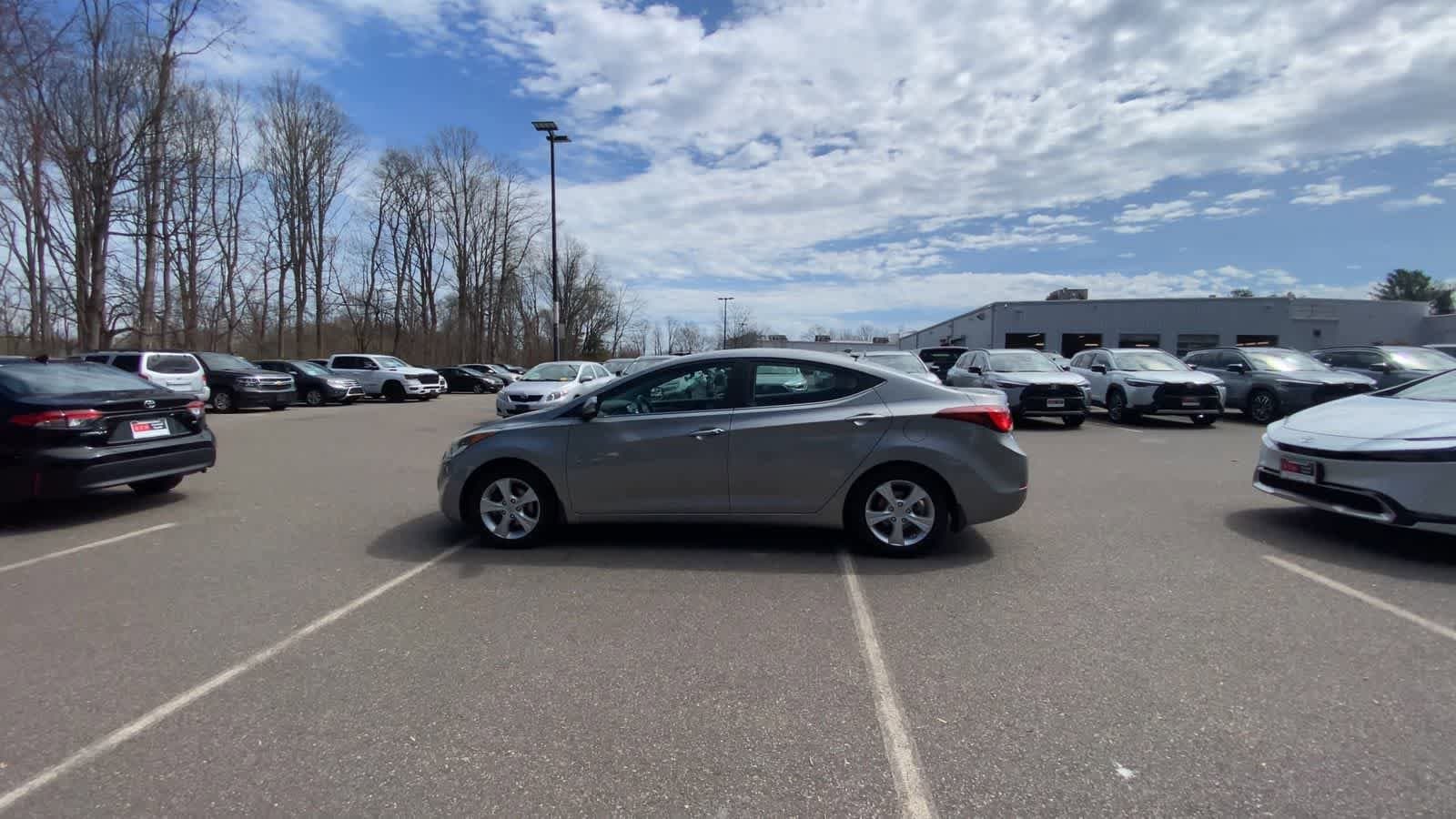 Thumbnail: 2016 Hyundai Elantra - 12