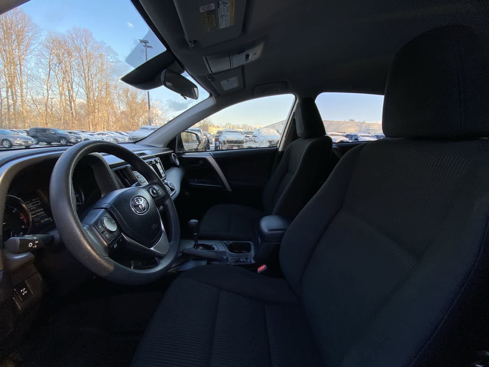 Thumbnail: 2018 Toyota RAV4 - 22