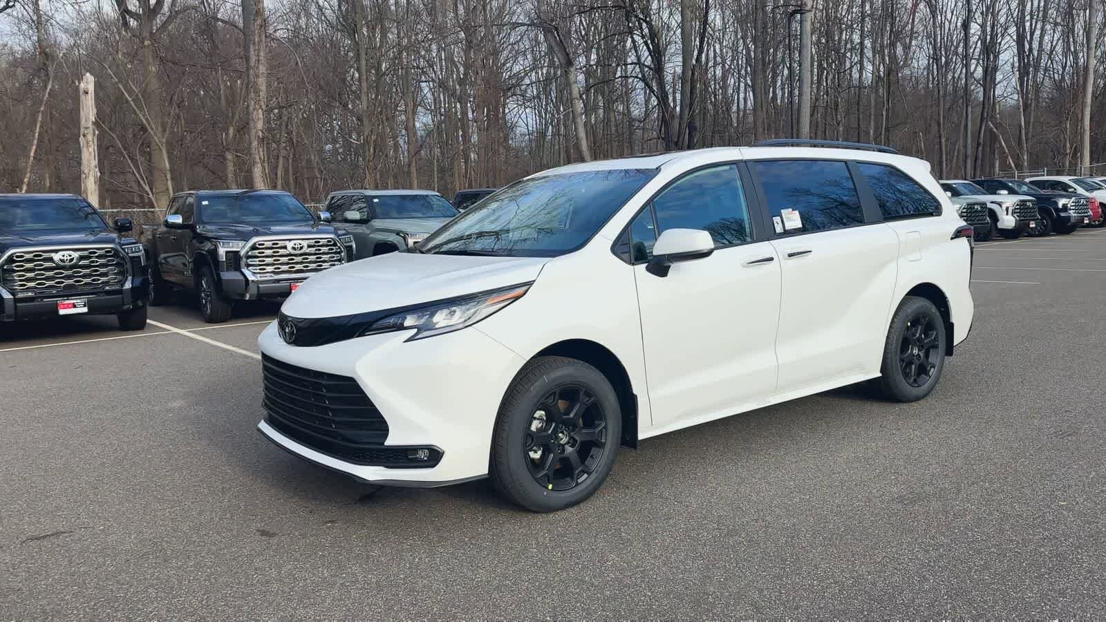 Thumbnail: 2026 Toyota Sienna - 4