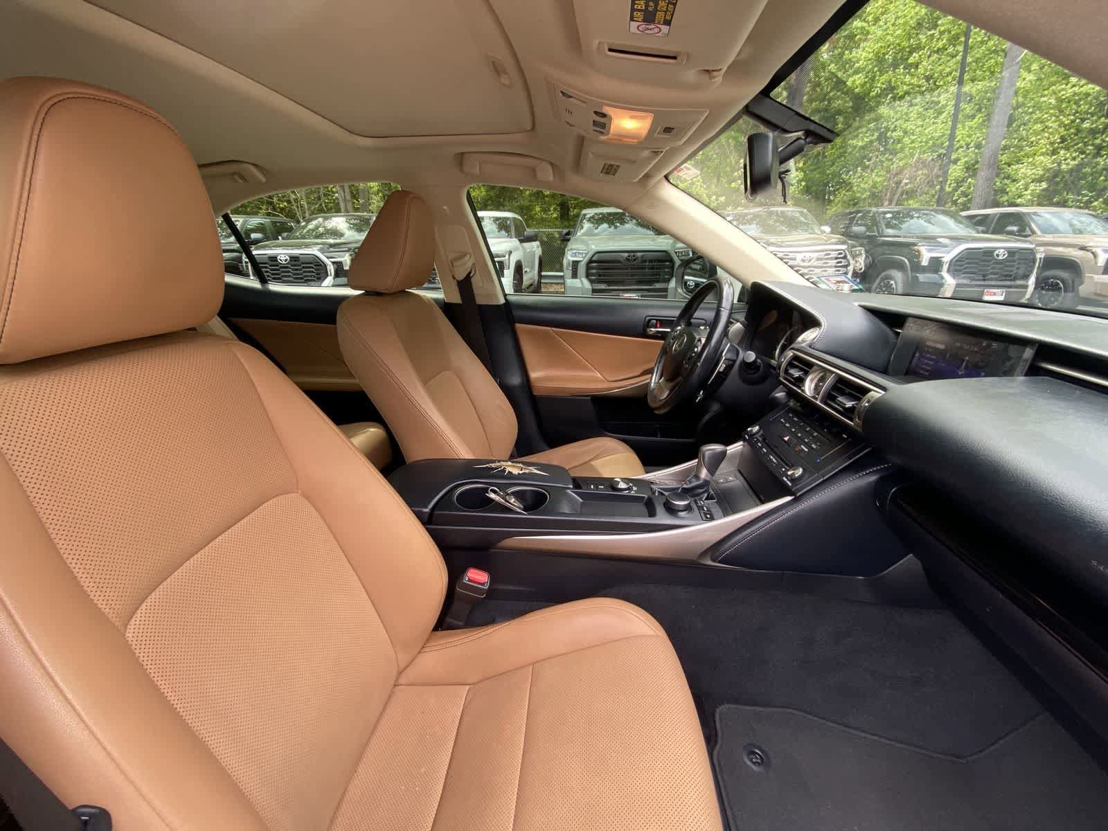 Thumbnail: 2015 Lexus IS - 21
