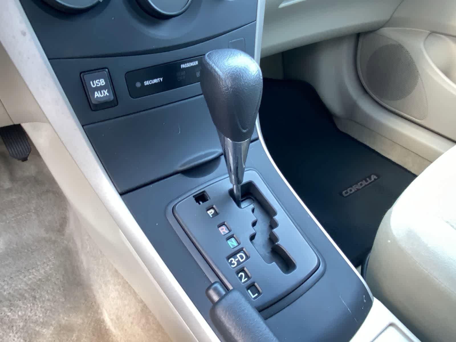 Thumbnail: 2013 Toyota Corolla - 36