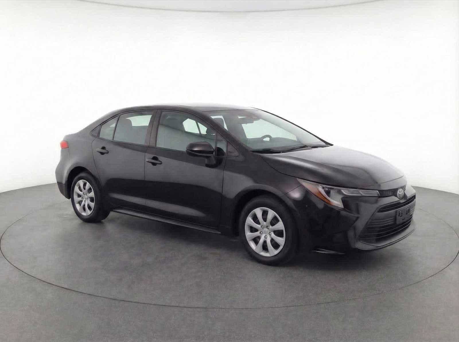 Thumbnail: 2025 Toyota Corolla - 4