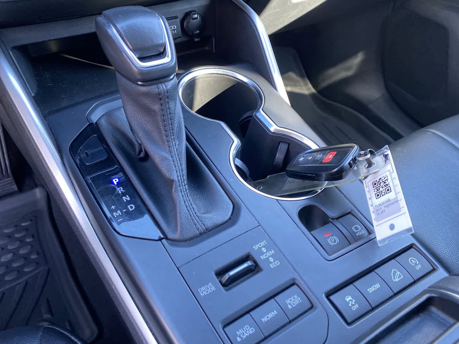 Thumbnail: 2021 Toyota Highlander - 34