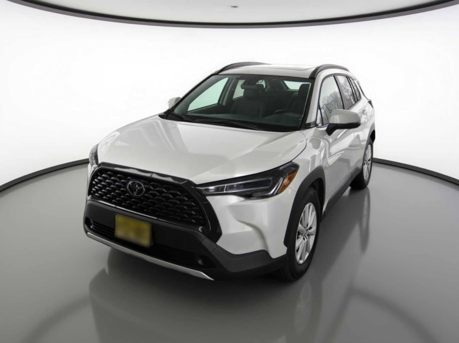 2024 Toyota Corolla Cross LE's photo