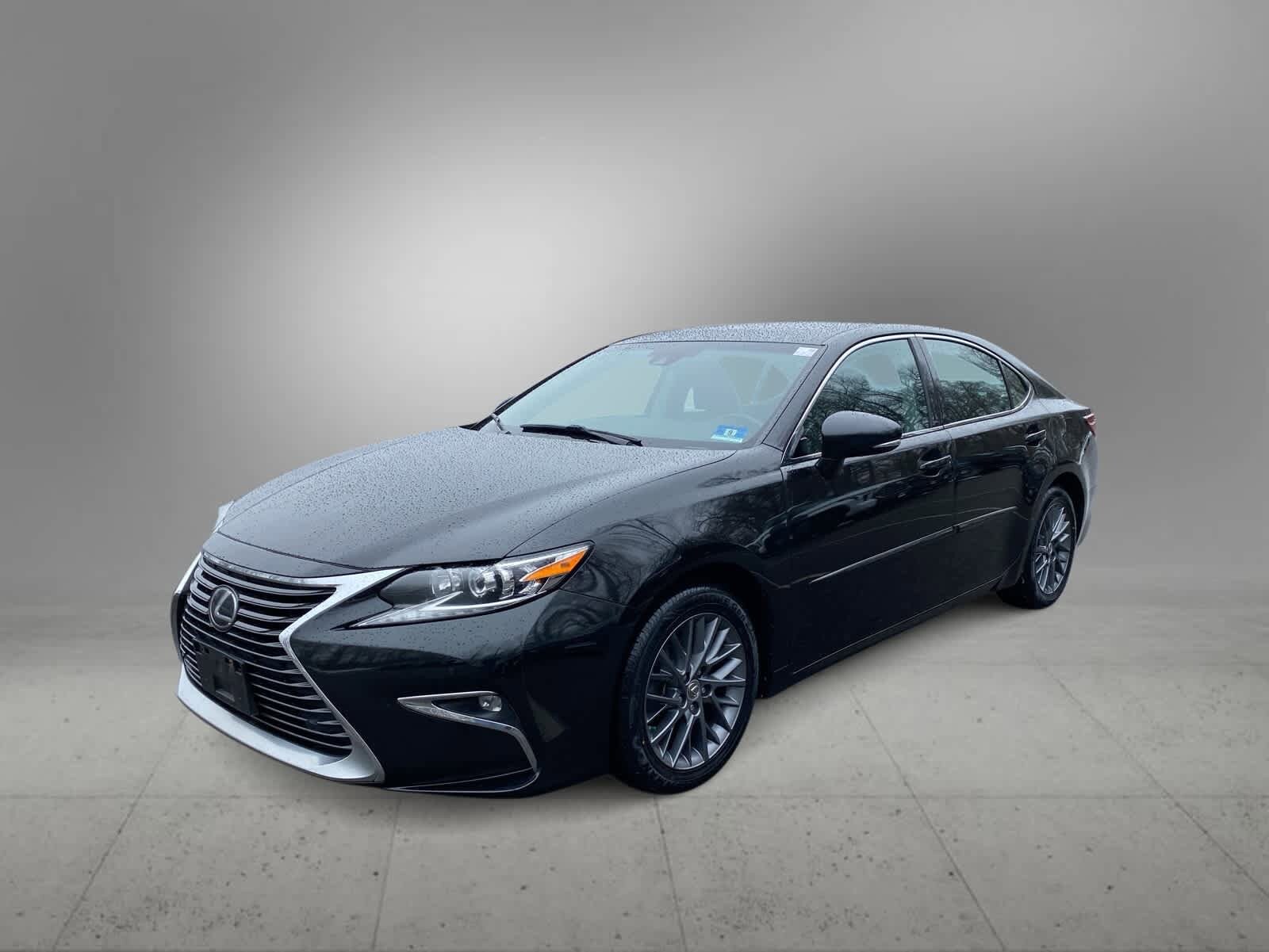 Thumbnail: 2018 Lexus ES - 4