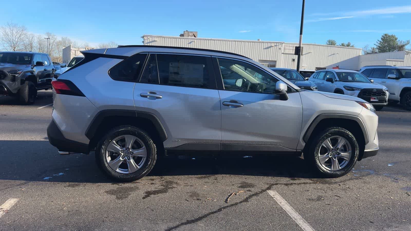 Thumbnail: 2025 Toyota RAV4 - 9