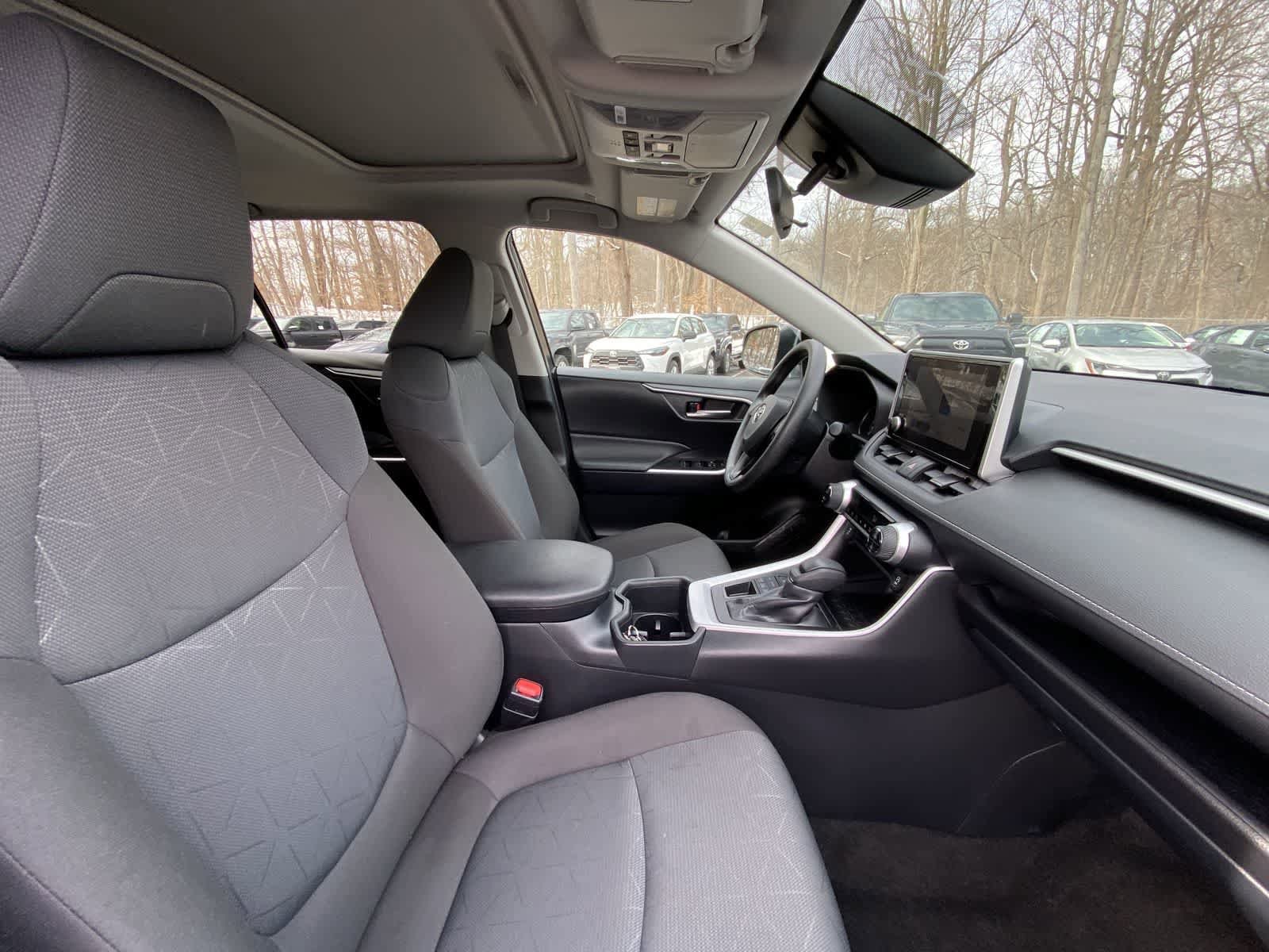 Thumbnail: 2025 Toyota RAV4 - 21