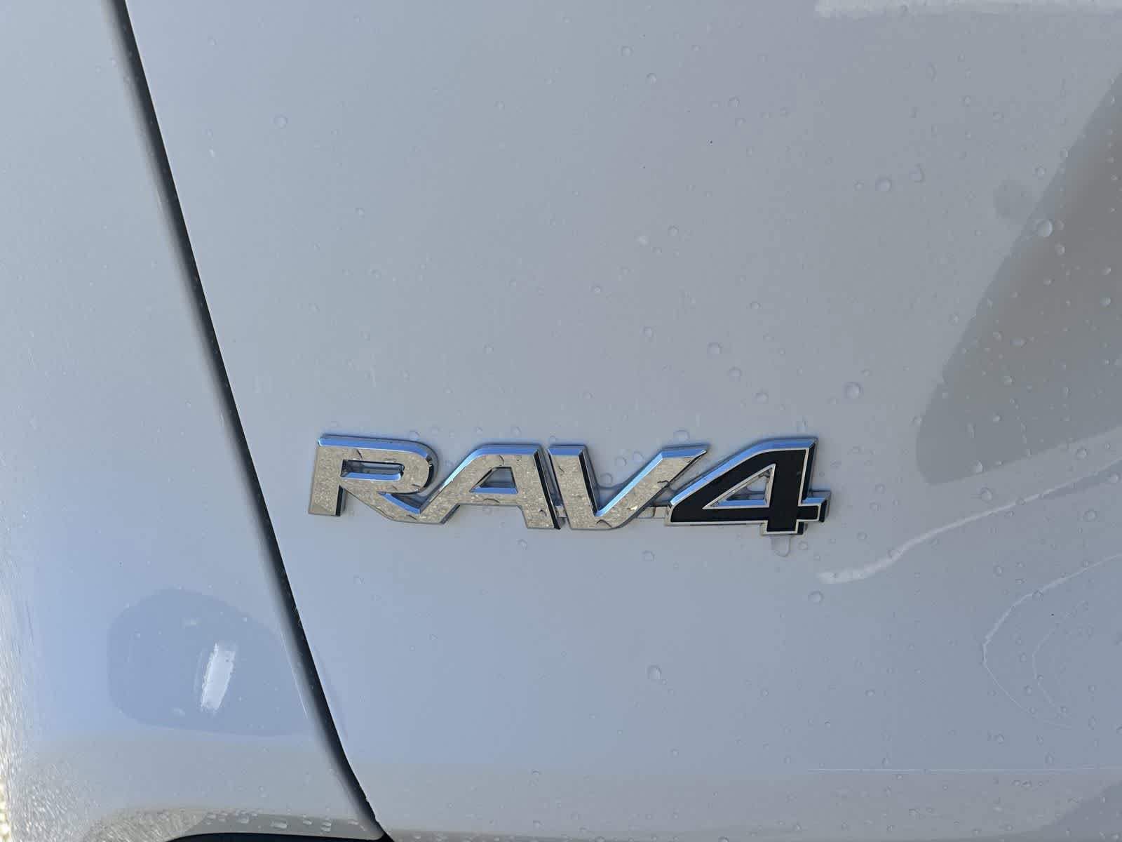 Thumbnail: 2025 Toyota RAV4 - 15
