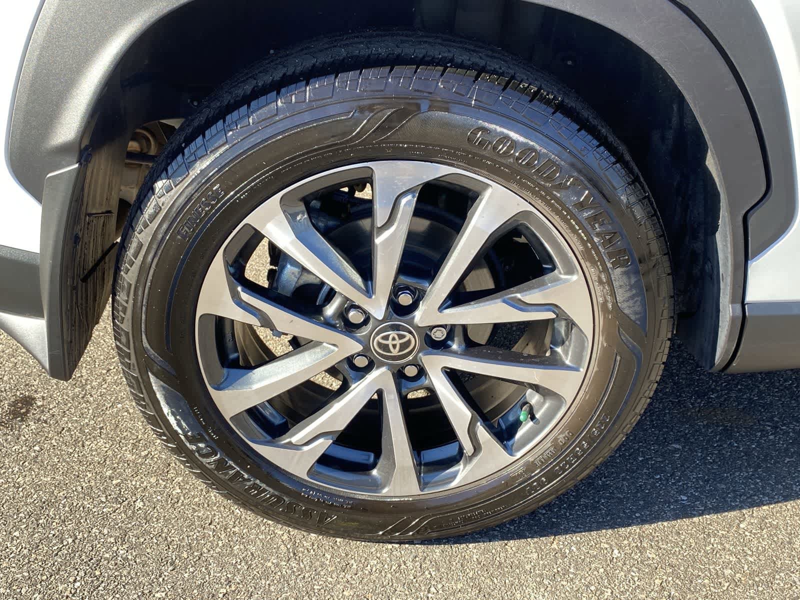 Thumbnail: 2023 Toyota Corolla Cross - 19