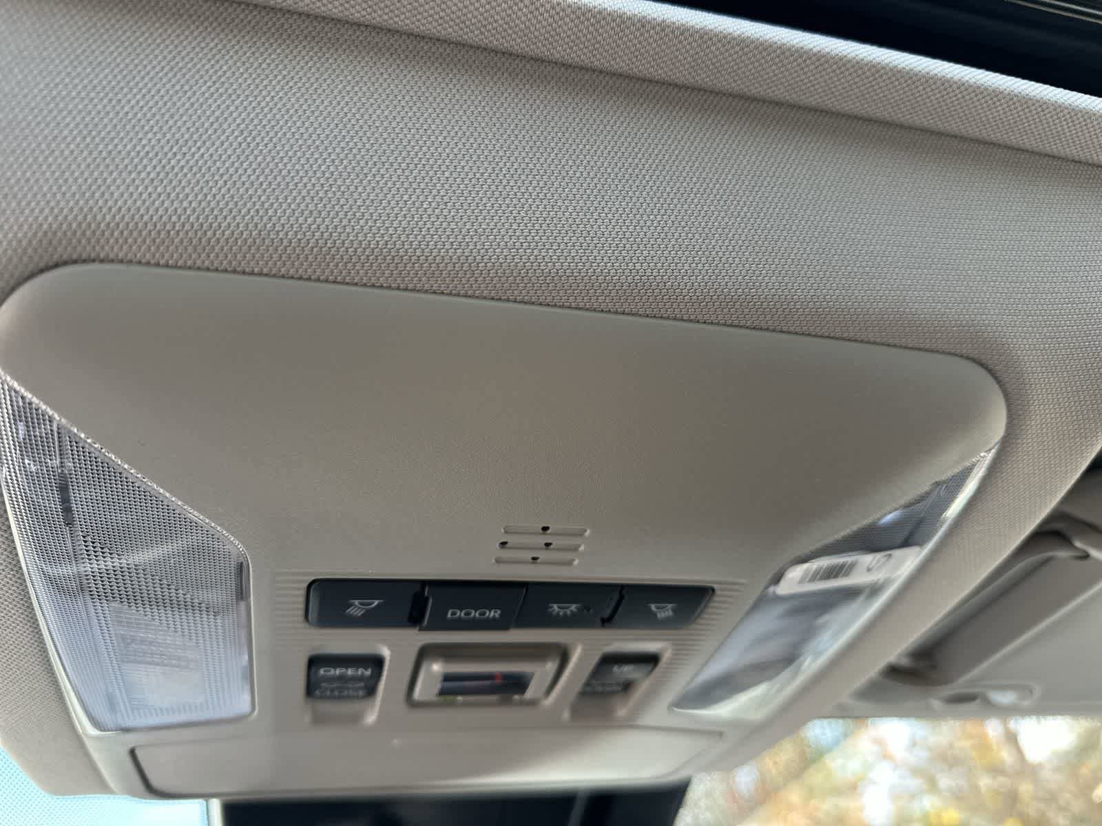 Thumbnail: 2025 Toyota RAV4 - 21