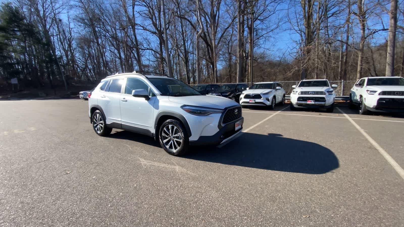 Thumbnail: 2023 Toyota Corolla Cross - 8