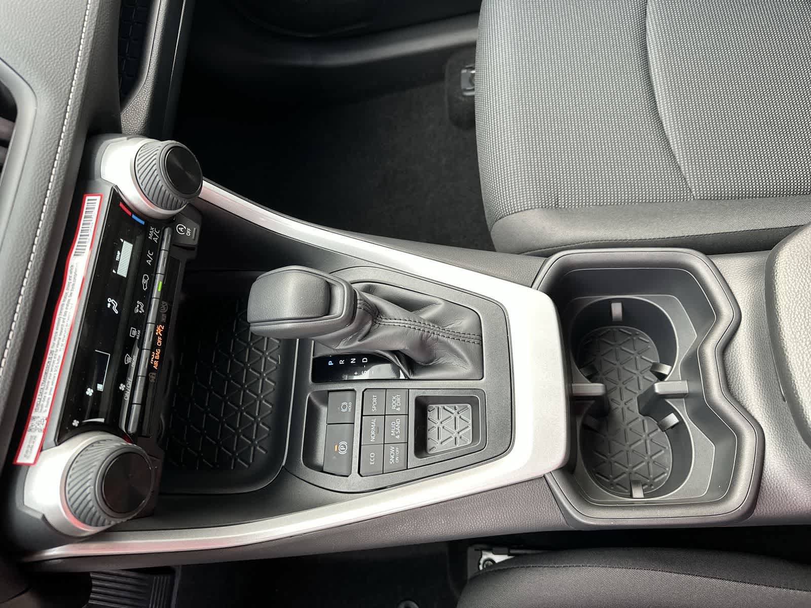 Thumbnail: 2025 Toyota RAV4 - 27