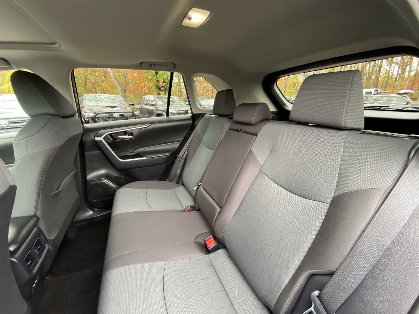 Thumbnail: 2025 Toyota RAV4 - 29