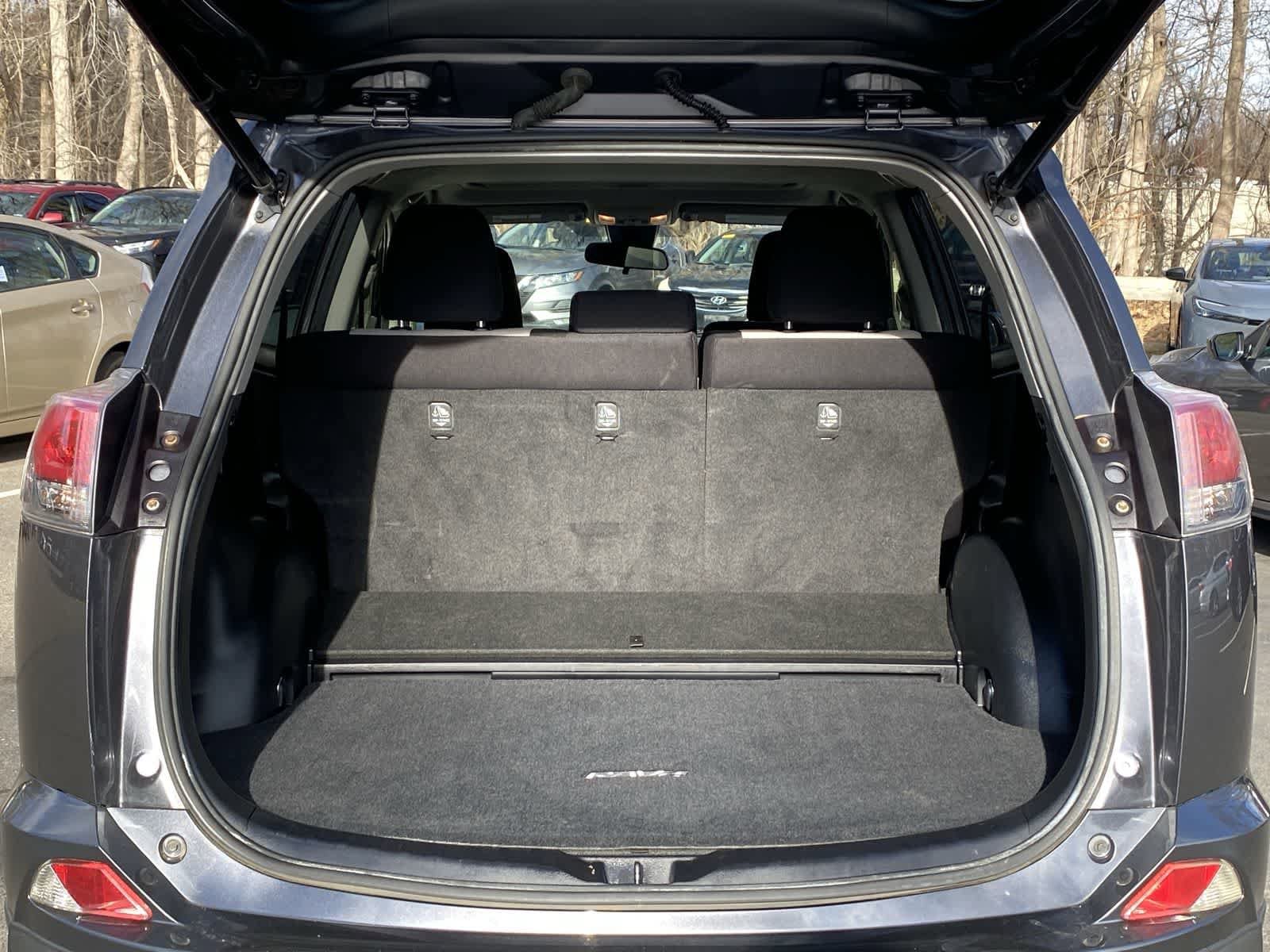 Thumbnail: 2016 Toyota RAV4 - 13