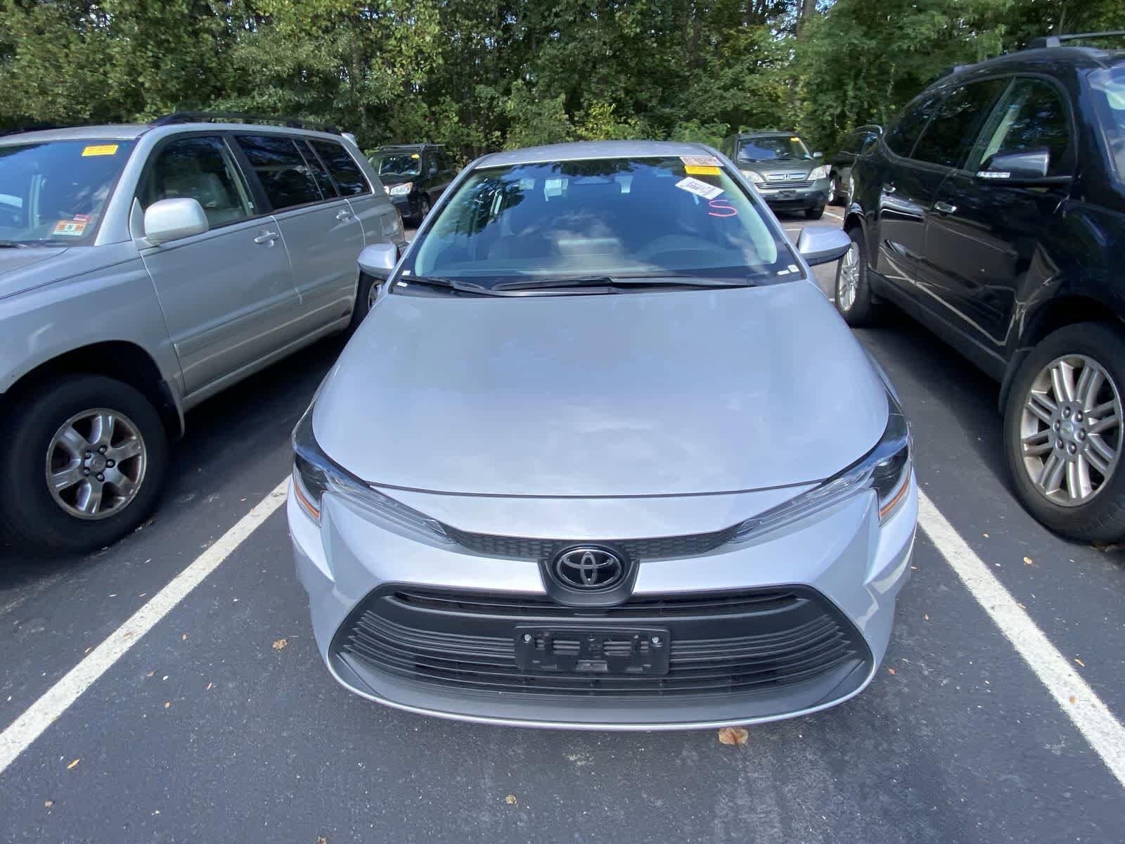 2024 Toyota Corolla LE photo 2