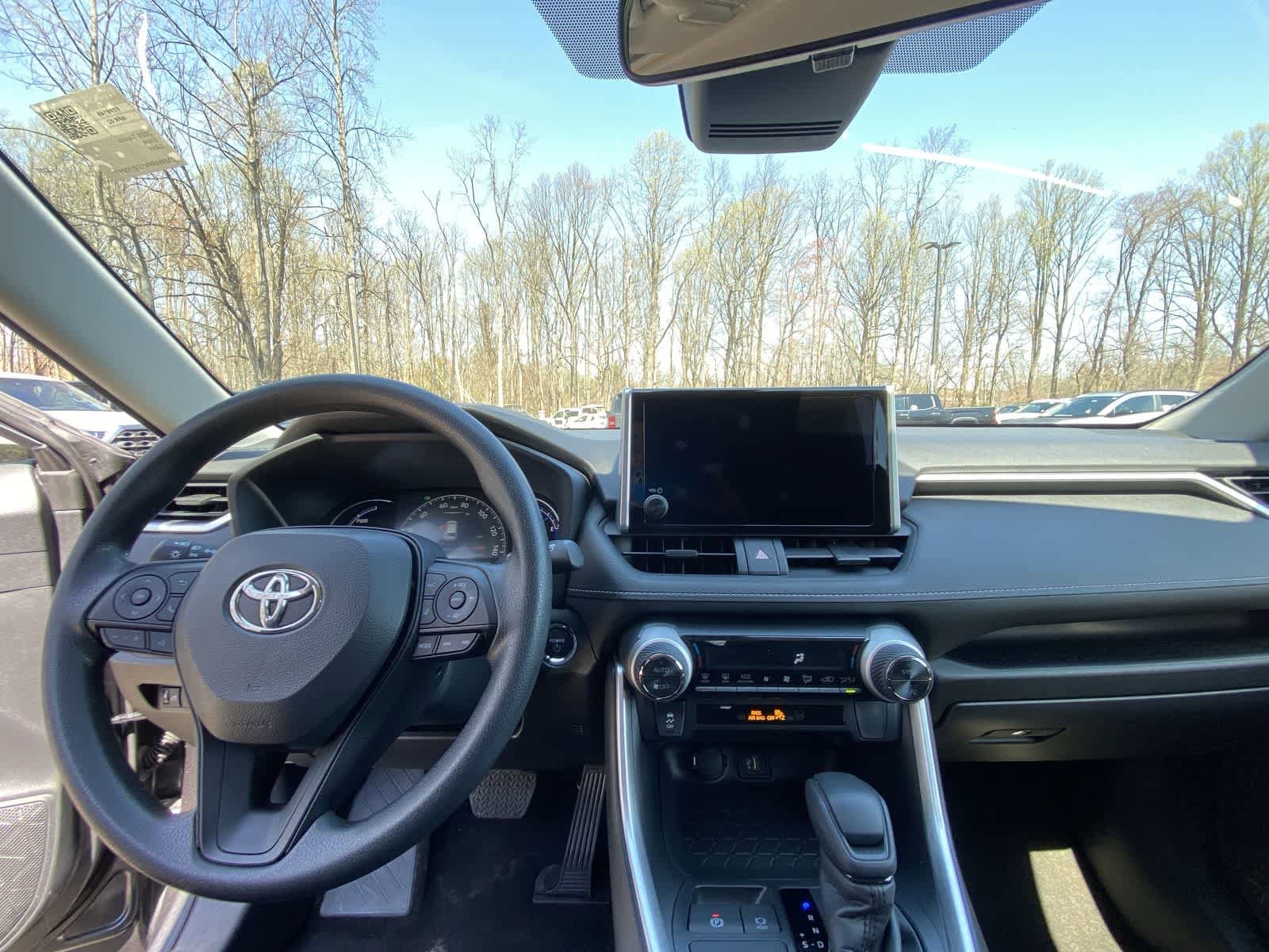 Thumbnail: 2025 Toyota RAV4 - 21