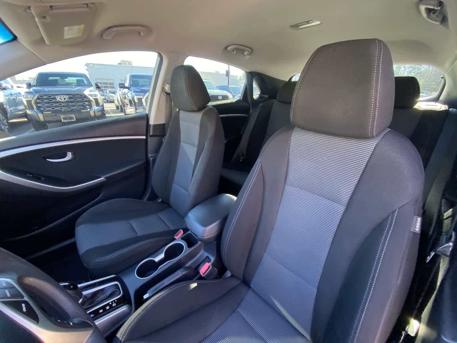 Thumbnail: 2016 Hyundai Elantra - 23