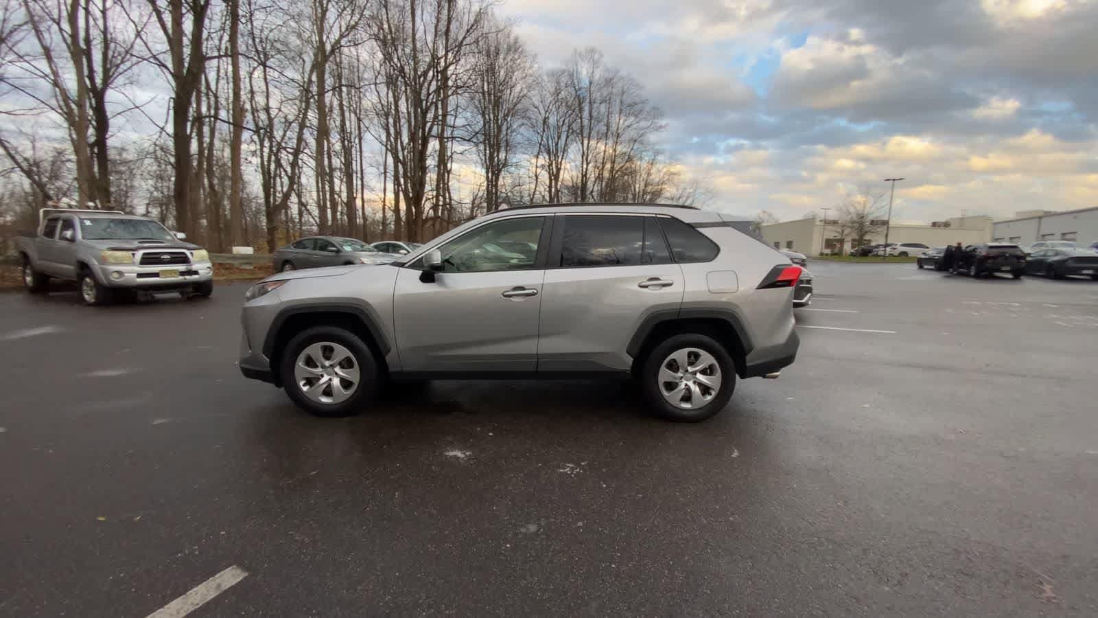 Thumbnail: 2019 Toyota RAV4 - 10