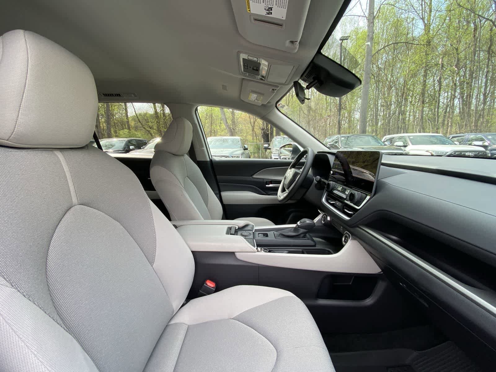 Thumbnail: 2025 Toyota Grand Highlander - 24