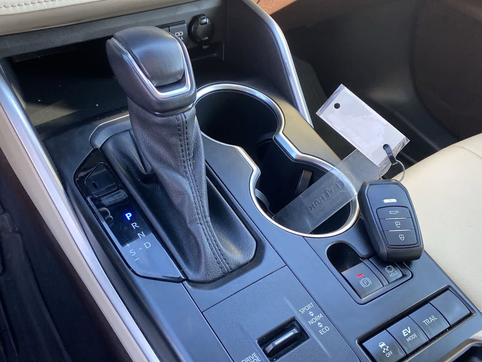 Thumbnail: 2021 Toyota Highlander - 42