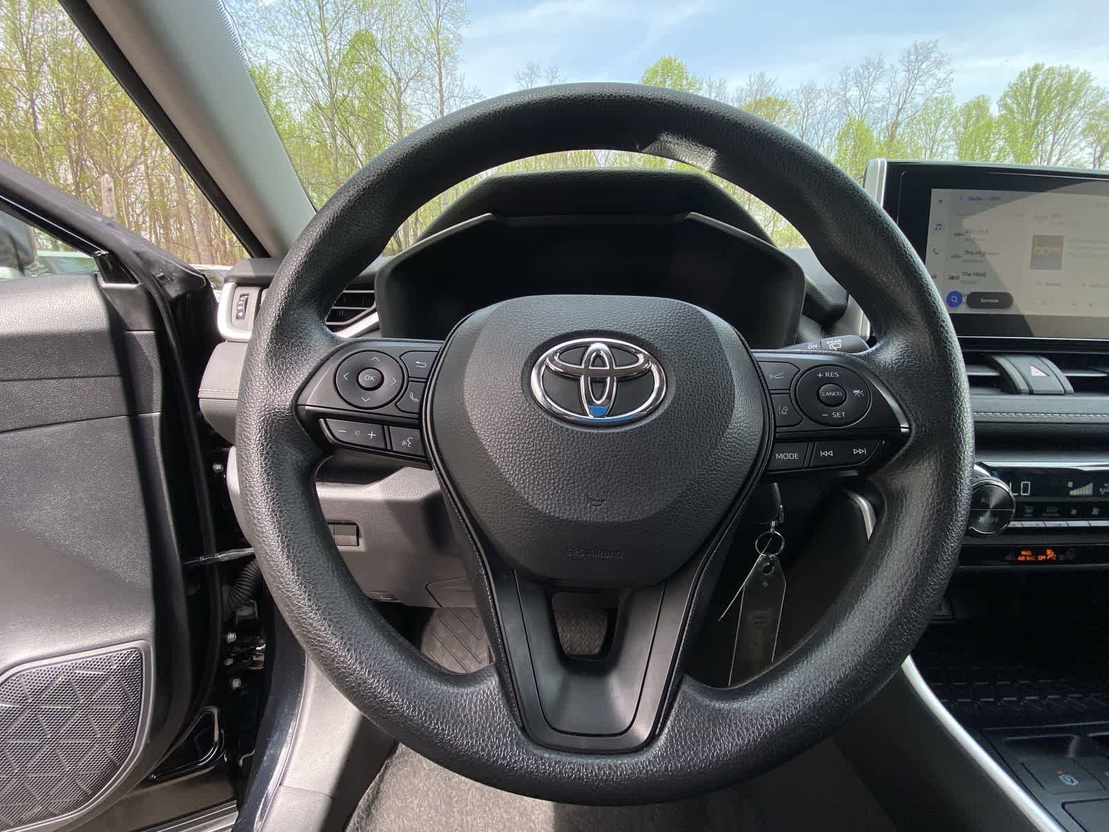 Thumbnail: 2025 Toyota RAV4 - 28