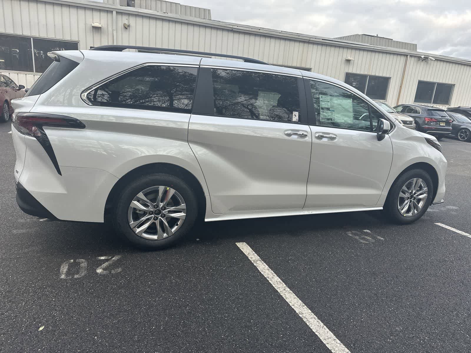 Thumbnail: 2026 Toyota Sienna - 24