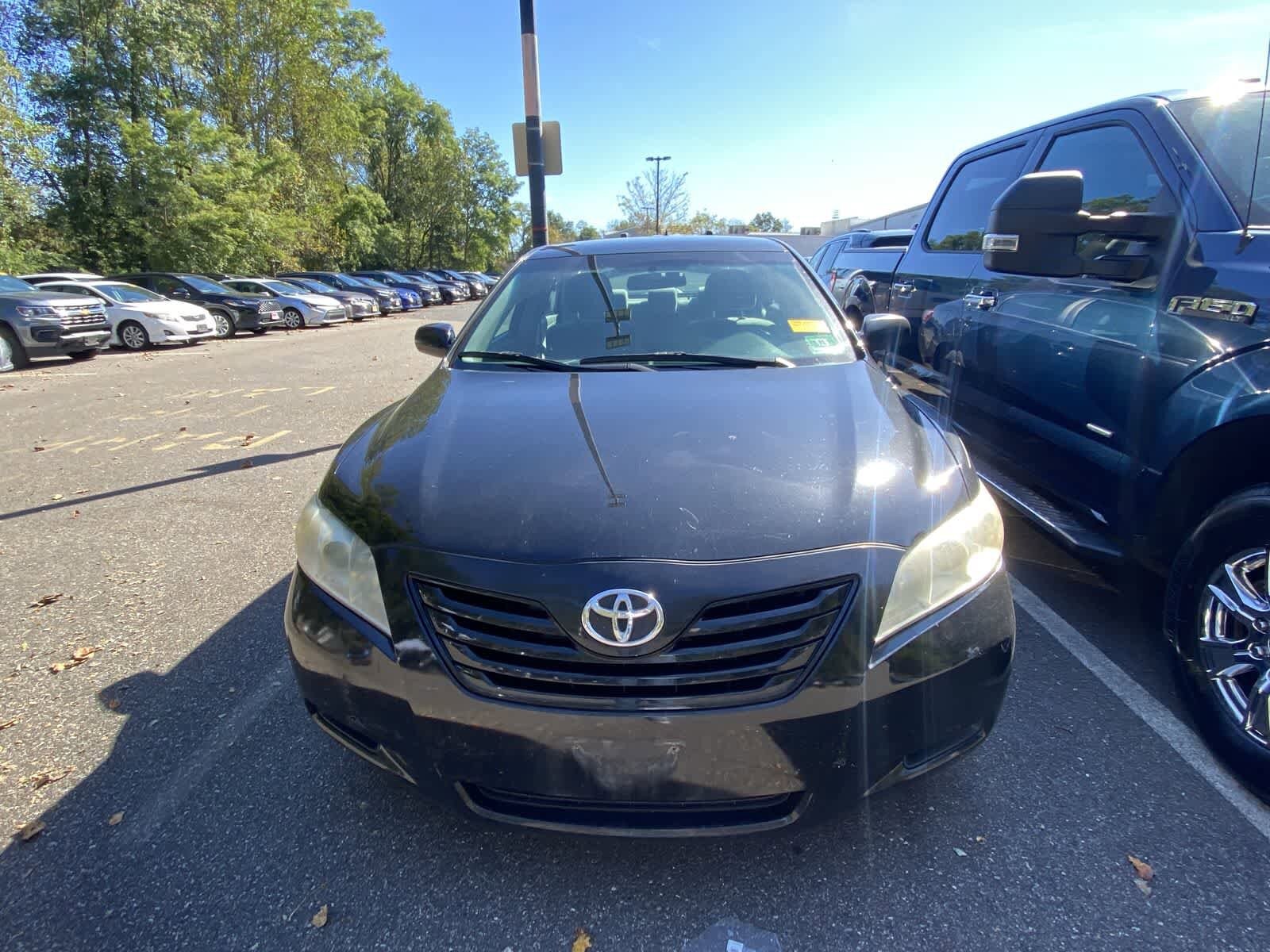 2009 Toyota Camry LE V6 photo 2