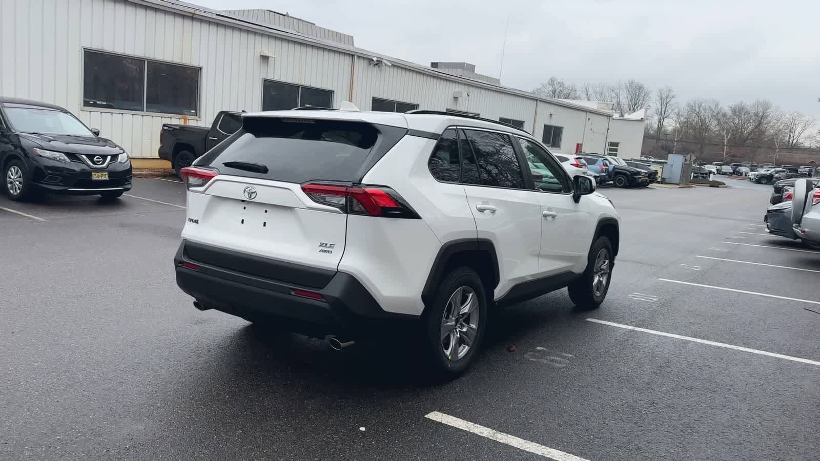 Thumbnail: 2025 Toyota RAV4 - 8