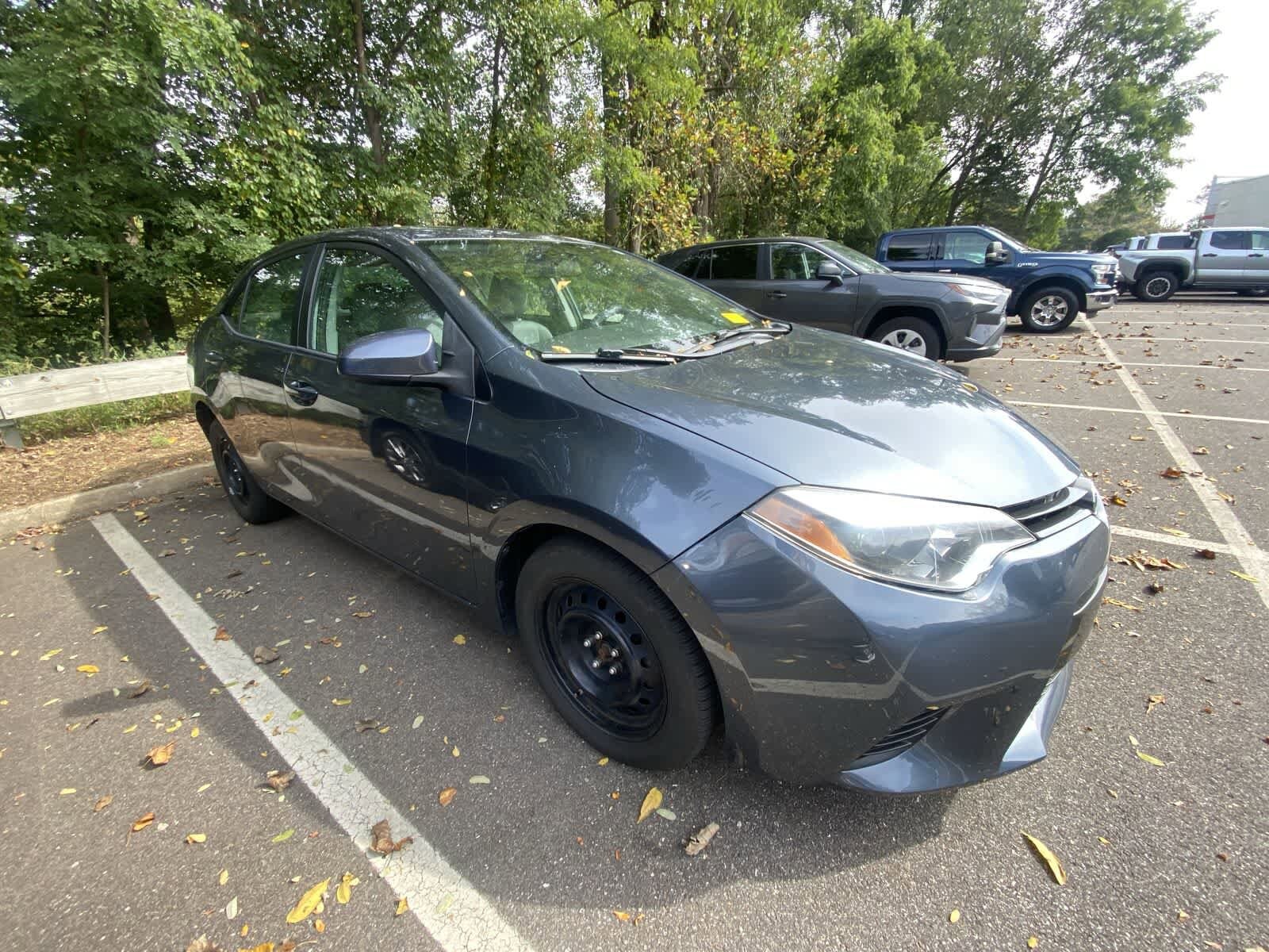 2016 Toyota Corolla LE photo 3