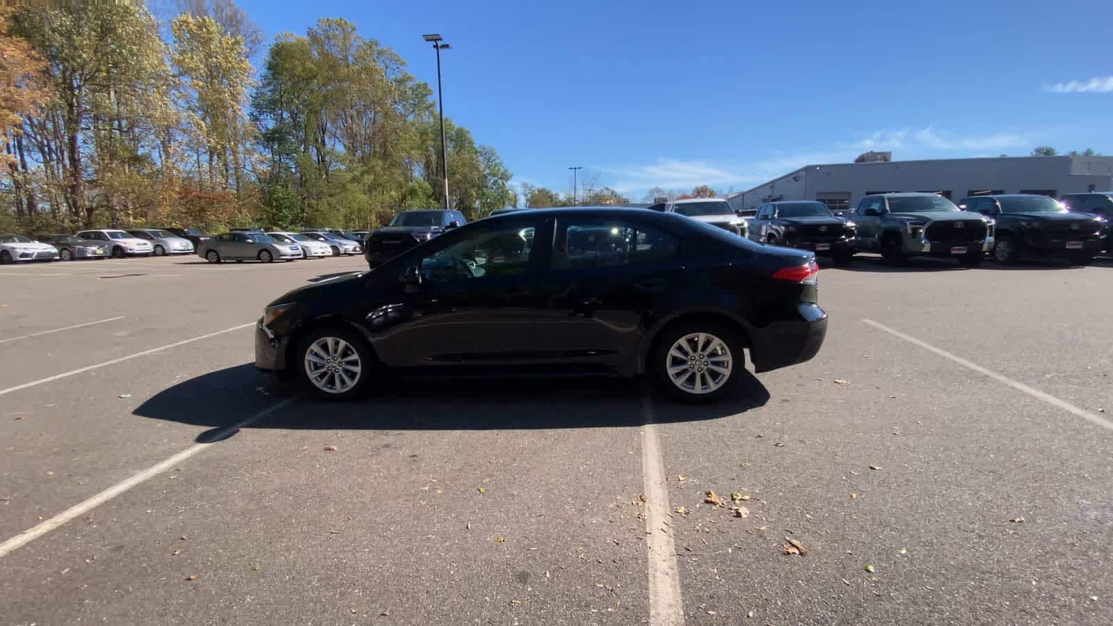 Thumbnail: 2023 Toyota Corolla - 5