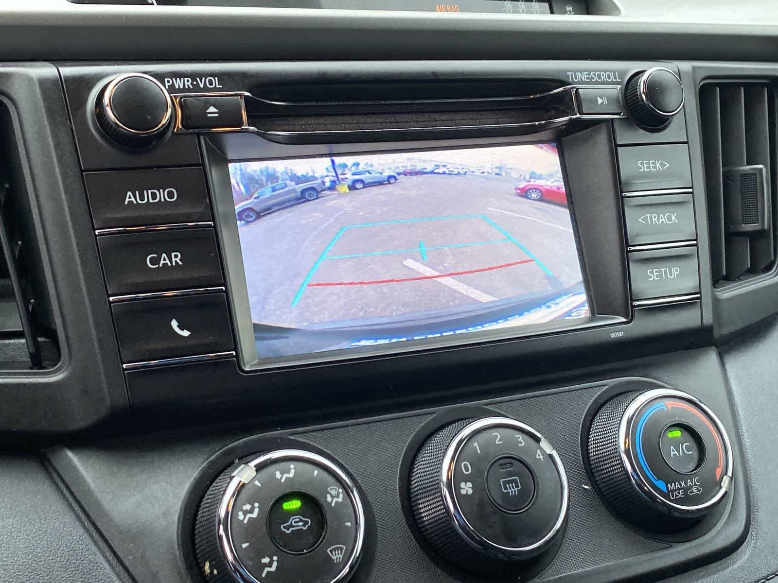 Thumbnail: 2018 Toyota RAV4 - 33