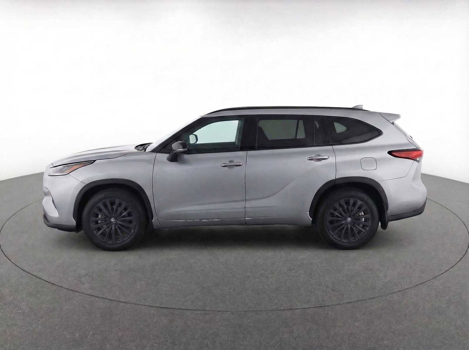 Thumbnail: 2025 Toyota Highlander - 6