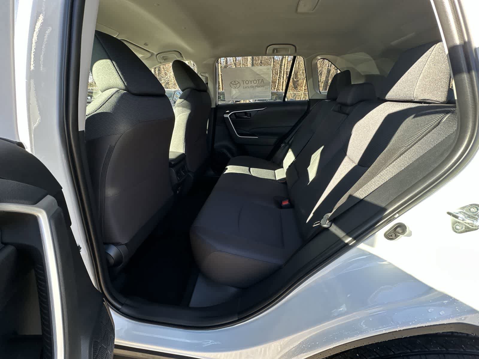 Thumbnail: 2025 Toyota RAV4 - 29