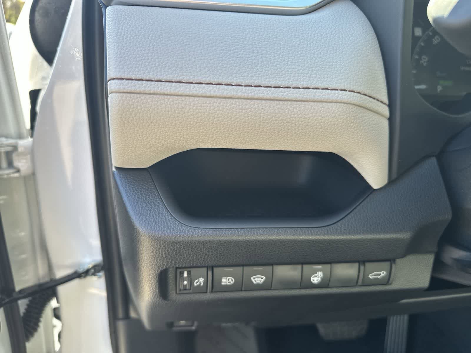 Thumbnail: 2025 Toyota RAV4 - 19