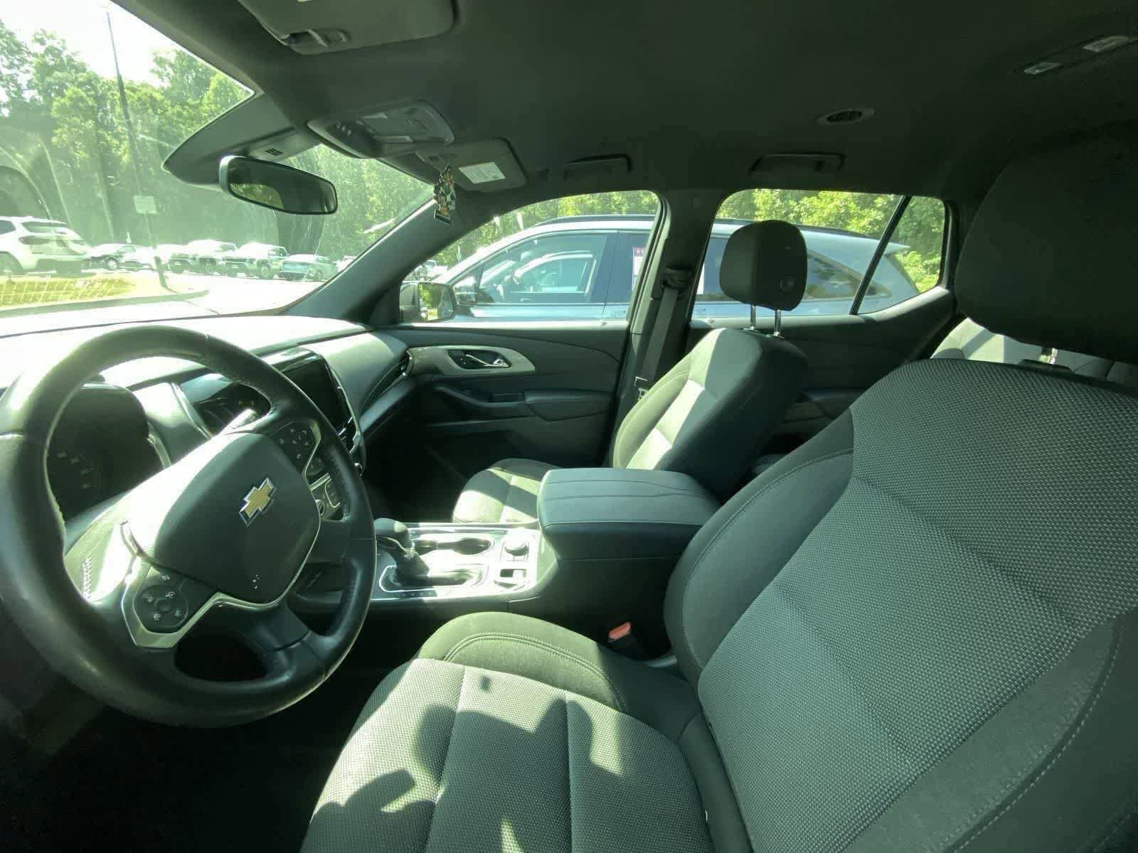 Thumbnail: 2022 Chevrolet Traverse - 10
